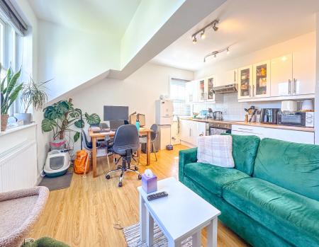 1 bedroom Flat for sale in Langley Road, Nas Wood, Watford, WD17