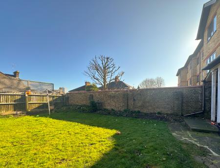 1 bedroom House share to let in Alexandra Road, Watford, WD17