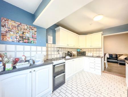 1 bedroom House share to let in Alexandra Road, Watford, WD17