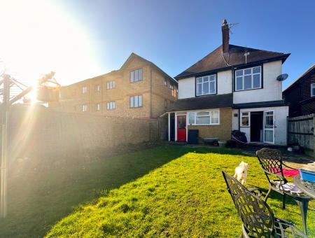 1 bedroom House share to let in Alexandra Road, Watford, WD17