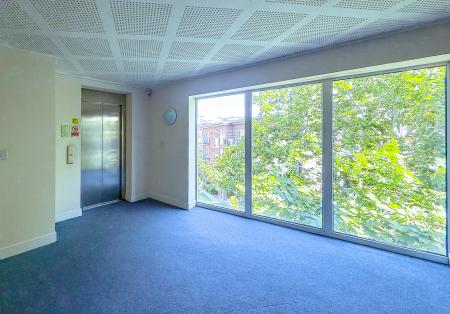2 bedroom Flat to let in Mayfair Court, Observer Drive, Watford, WD18
