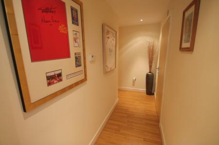 2 bedroom Flat to let in Mayfair Court, Observer Drive, Watford, WD18