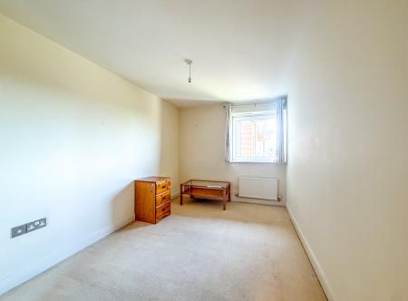 2 bedroom Flat to let in Mayfair Court, Observer Drive, Watford, WD18