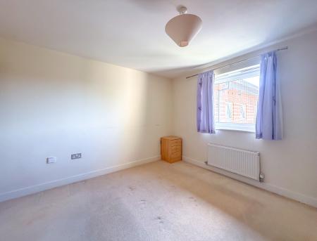 2 bedroom Flat to let in Mayfair Court, Observer Drive, Watford, WD18