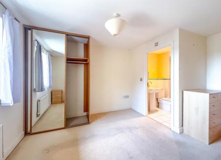 2 bedroom Flat to let in Mayfair Court, Observer Drive, Watford, WD18