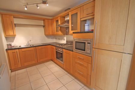2 bedroom Flat to let in Mayfair Court, Observer Drive, Watford, WD18