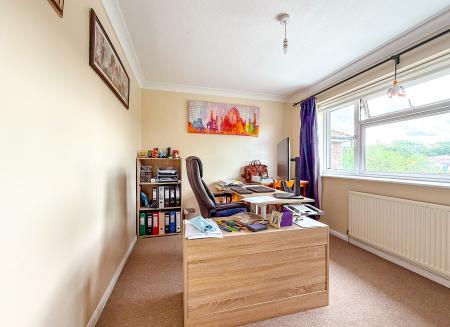 3 bedroom Semi-detached house for sale in Valley Walk, Croxley Green, WD3