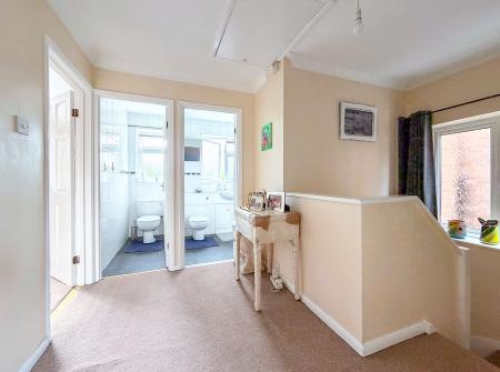3 bedroom Semi-detached house for sale in Valley Walk, Croxley Green, WD3