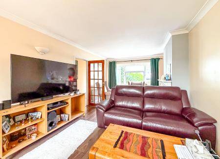 3 bedroom Semi-detached house for sale in Valley Walk, Croxley Green, WD3