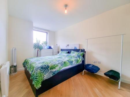 2 bedroom Flat to let in St Albans Road, Watford, WD17