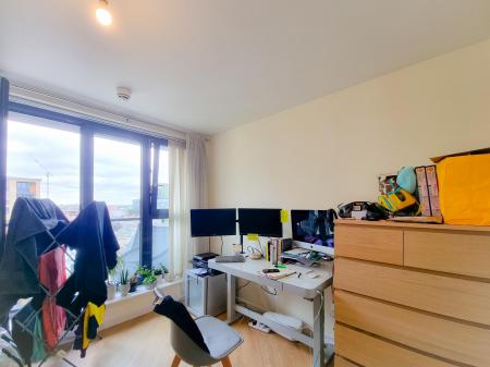 2 bedroom Flat to let in St Albans Road, Watford, WD17