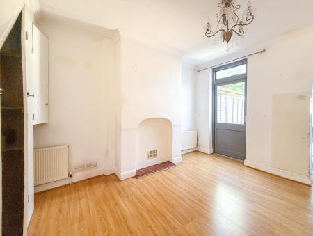 2 bedroom Terraced House to let in Cross Street, Watford, WD17