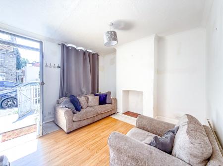 2 bedroom Terraced House to let in Cross Street, Watford, WD17