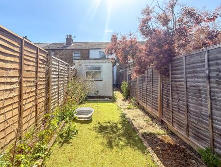 2 bedroom Terraced House to let in Cross Street, Watford, WD17