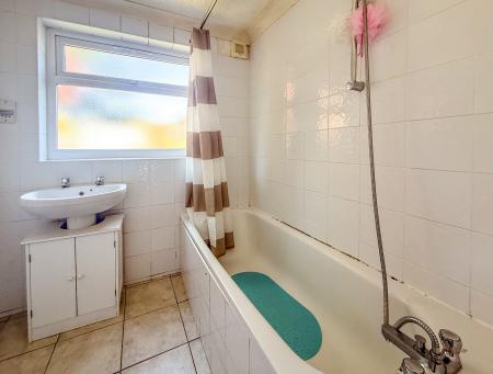 2 bedroom Terraced House to let in Cross Street, Watford, WD17