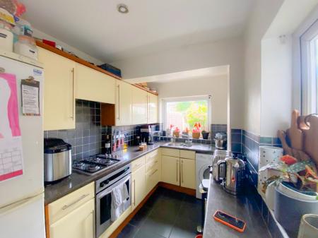 2 bedroom Terraced House to let in Garfield Street, Nth Wat, Watford, WD24