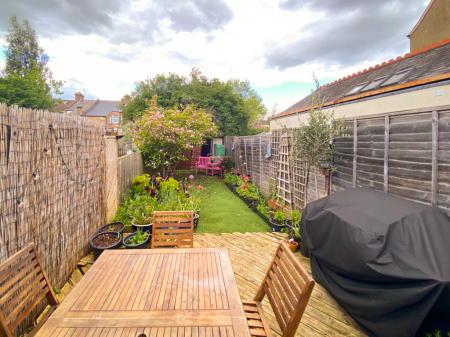 2 bedroom Terraced House to let in Garfield Street, Nth Wat, Watford, WD24