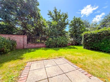 1 bedroom Flat to let in Ebury Road, Watford, WD17