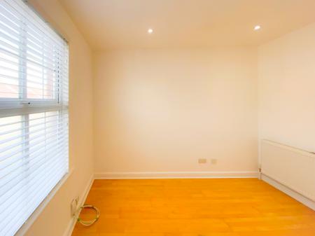 1 bedroom Flat to let in Kensington Avenue, Watford, WD18