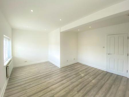 1 bedroom Flat to let in Kensington Avenue, Watford, WD18