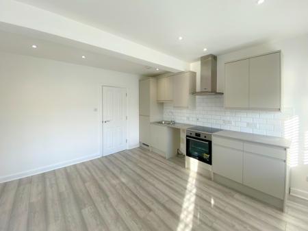 1 bedroom Flat to let in Kensington Avenue, Watford, WD18