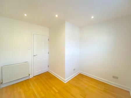 1 bedroom Flat to let in Kensington Avenue, Watford, WD18