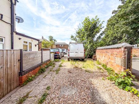 1 bedroom Flat for sale in Copsewood Road, Nth Wat, Watford, WD24
