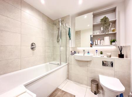 1 bedroom Flat to let in St Albans Road, Watford, WD24