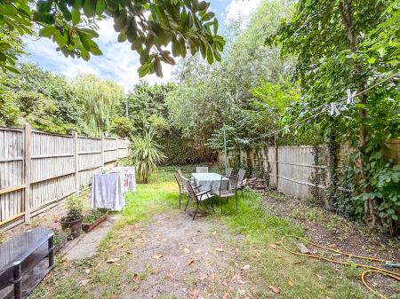 3 bedroom Terraced House to let in Bridge Road, Uxbridge, Greater London, UB8