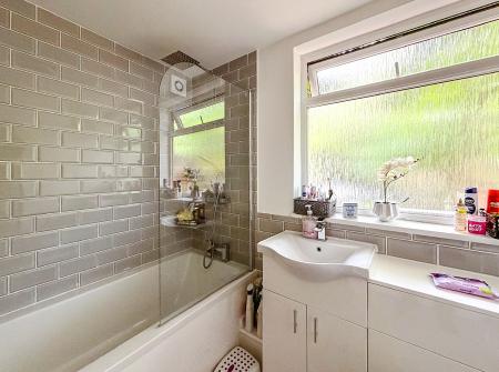 3 bedroom Terraced House to let in Bridge Road, Uxbridge, Greater London, UB8
