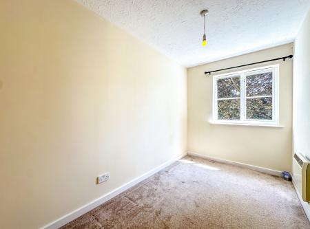 2 bedroom Flat to let in Gisburne Way, Watford, WD24