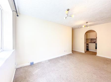2 bedroom Flat to let in Gisburne Way, Watford, WD24