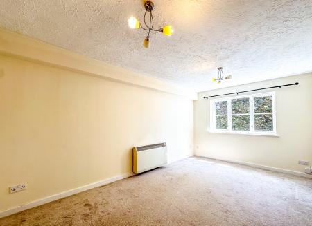2 bedroom Flat to let in Gisburne Way, Watford, WD24