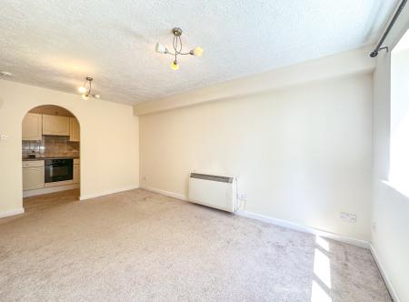 2 bedroom Flat to let in Gisburne Way, Watford, WD24