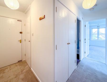 1 bedroom Flat to let in Anglian Close, Central Wat, Watford, WD24