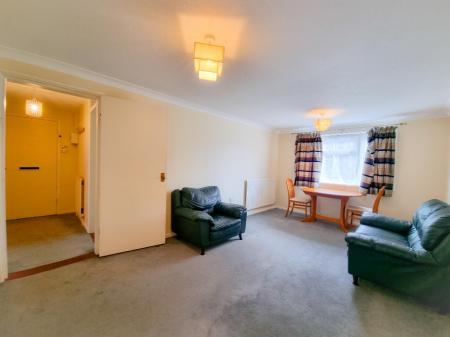 1 bedroom Flat to let in Gullet Wood Road, Watford, WD25