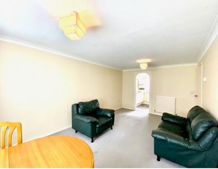 1 bedroom Flat to let in Gullet Wood Road, Watford, WD25