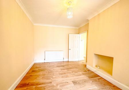 2 bedroom Flat to let in Balmoral Road, Watford, WD24