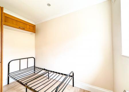 2 bedroom Flat to let in Balmoral Road, Watford, WD24