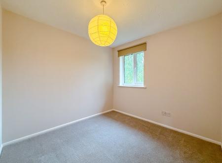2 bedroom Flat to let in Pioneer Way, Watford, WD18