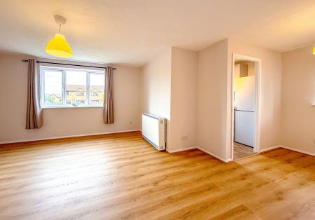 2 bedroom Flat to let in Pioneer Way, Watford, WD18