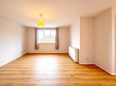 2 bedroom Flat to let in Pioneer Way, Watford, WD18
