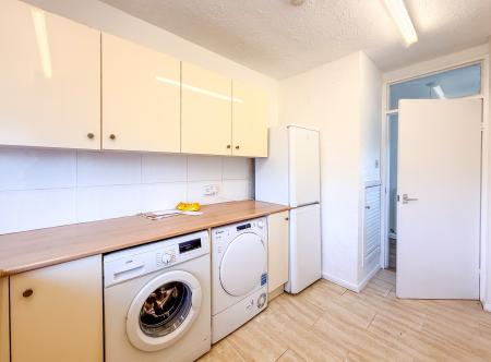 2 bedroom Flat to let in Northridge Way, Hemel, Watford, HP1