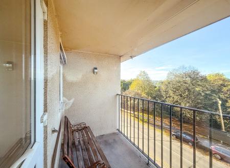 2 bedroom Flat to let in Northridge Way, Hemel, Watford, HP1