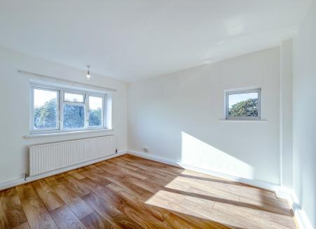 2 bedroom Flat to let in Northridge Way, Hemel, Watford, HP1