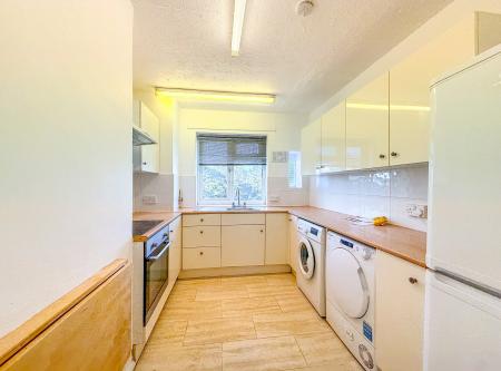 2 bedroom Flat to let in Northridge Way, Hemel, Watford, HP1
