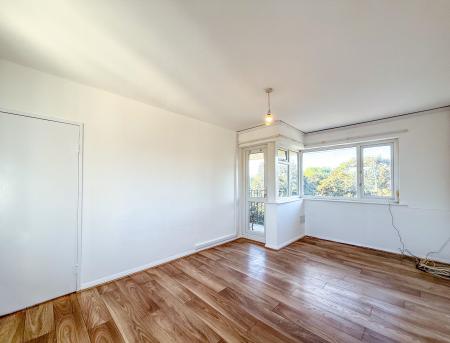 2 bedroom Flat to let in Northridge Way, Hemel, Watford, HP1