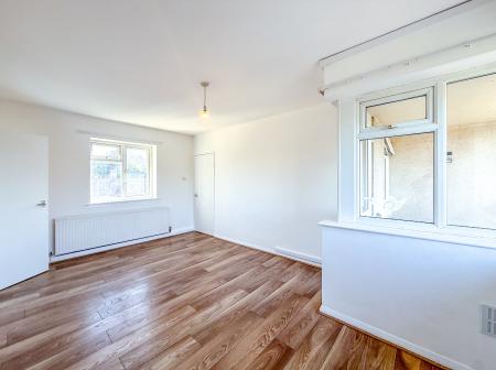 2 bedroom Flat to let in Northridge Way, Hemel, Watford, HP1