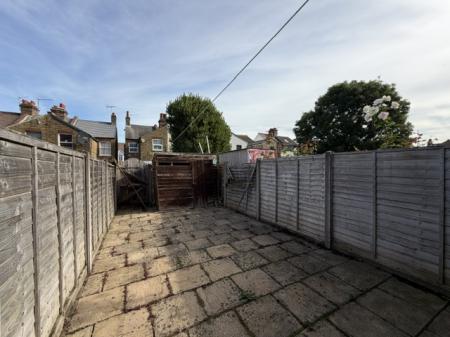 3 bedroom Terraced House to let in Cecil Street, Watford, WD24