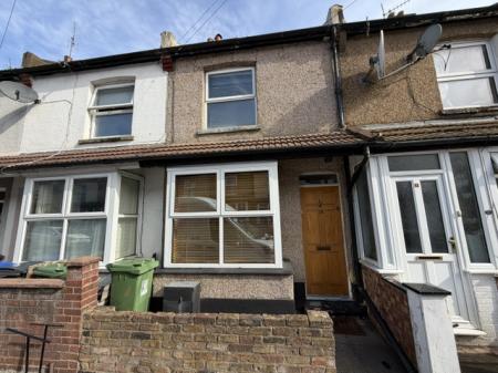 3 bedroom Terraced House to let in Cecil Street, Watford, WD24